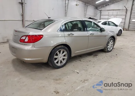 2008 Chrysler Sebring Limited z USA, uszkodzony, nr VIN 1C3LD66MX8N128425